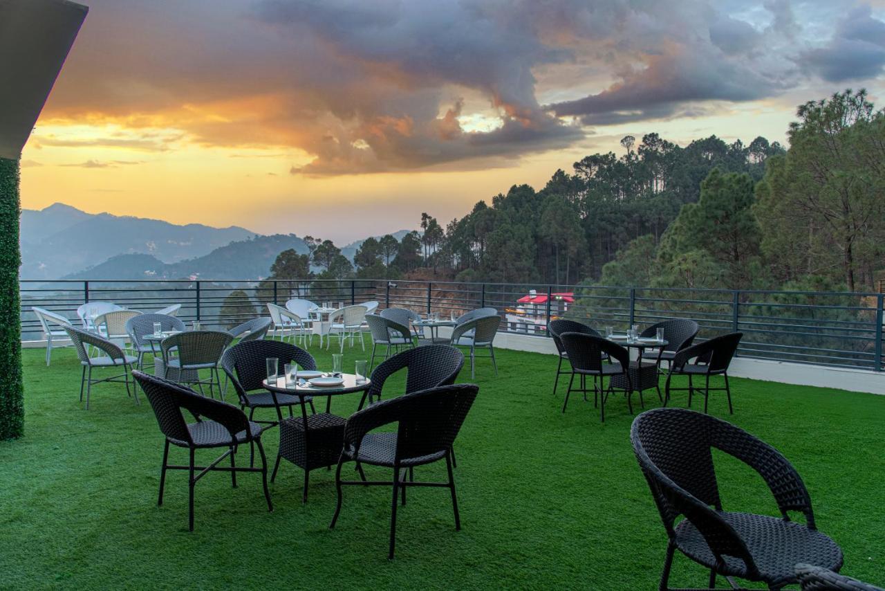 The Hillcrest Paradise Касаули Экстерьер фото