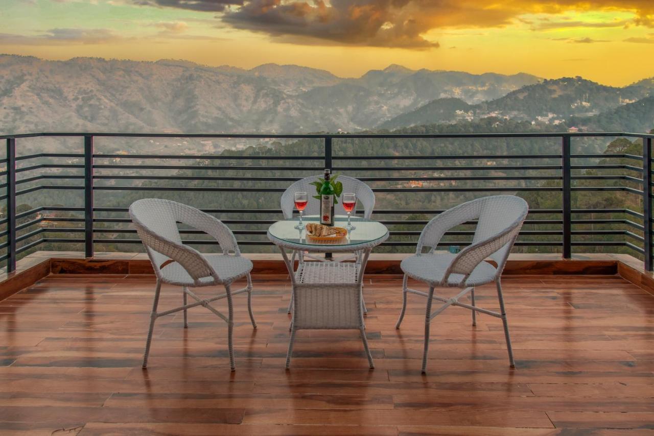 The Hillcrest Paradise Касаули Экстерьер фото