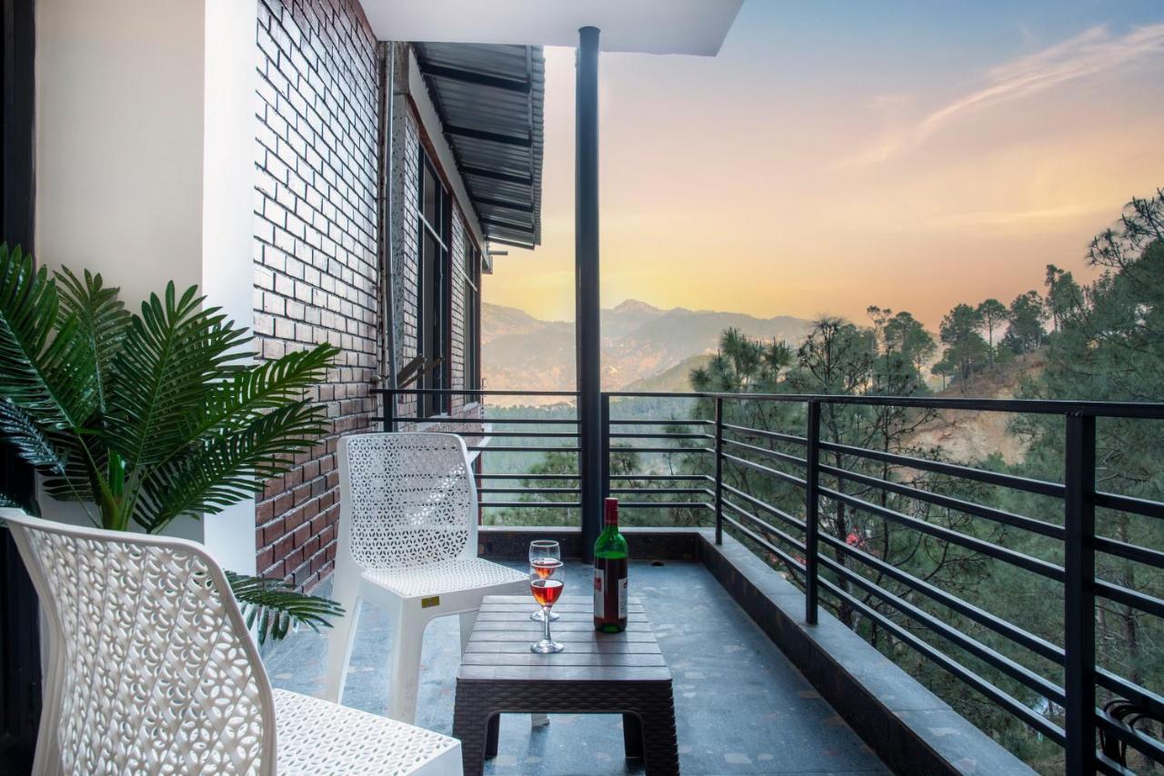 The Hillcrest Paradise Касаули Экстерьер фото